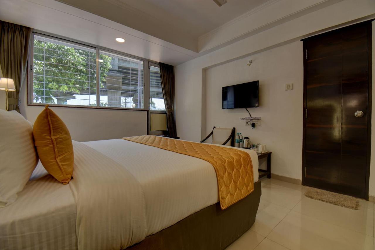 Elite Hotel Lonavala Εξωτερικό φωτογραφία